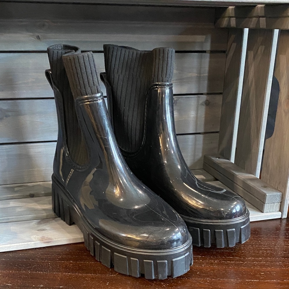 Black Ankle Rain Boots